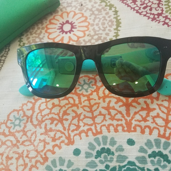 Havaianas sunglasses/Never worn - Picture 3 of 3